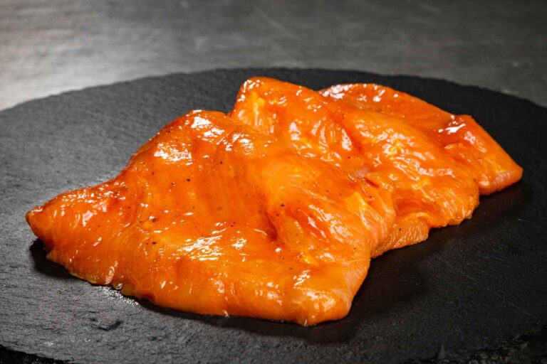 Putensteak. MÖNKE Fleisch GmbH & Co. KG, Pulheim. Das Angebot umfasst unter anderem regionales Fleisch aus dem Umland, argentinisches Steakfleisch, irisches Weiderind, Lammfleisch aus Neuseeland, Seafood sowie exotische Fleischsorten.